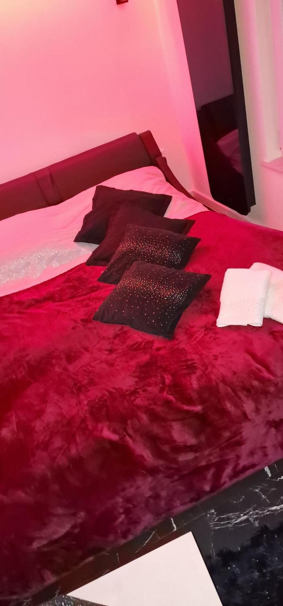 Apartment Angel *