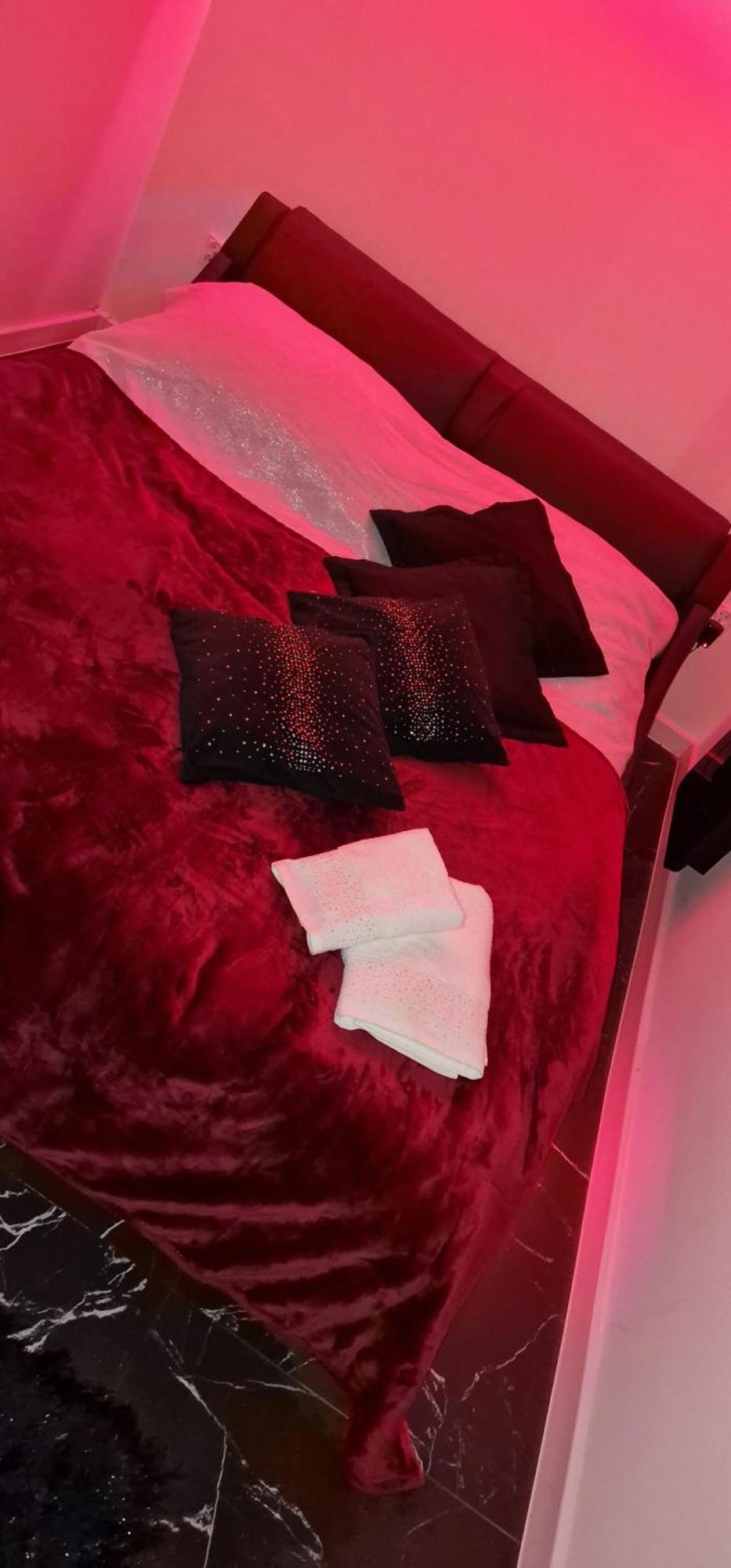 Apartment Angel *